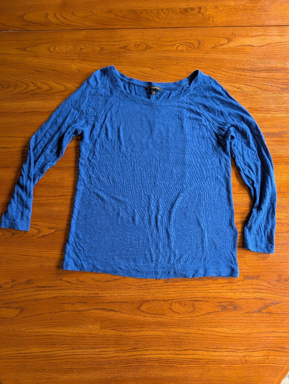 Banana Republic Blue Long Sleeve Lightweight Crew Neck Top Women’s Medium